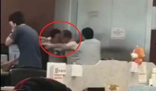 热搜爆料打架视频,冲突瞬间引发网友热议 第3张 热搜爆料打架视频,冲突瞬间引发网友热议 第3张
