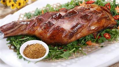 济南新闻爆料烤羊腿电话,电话预约尽享美味